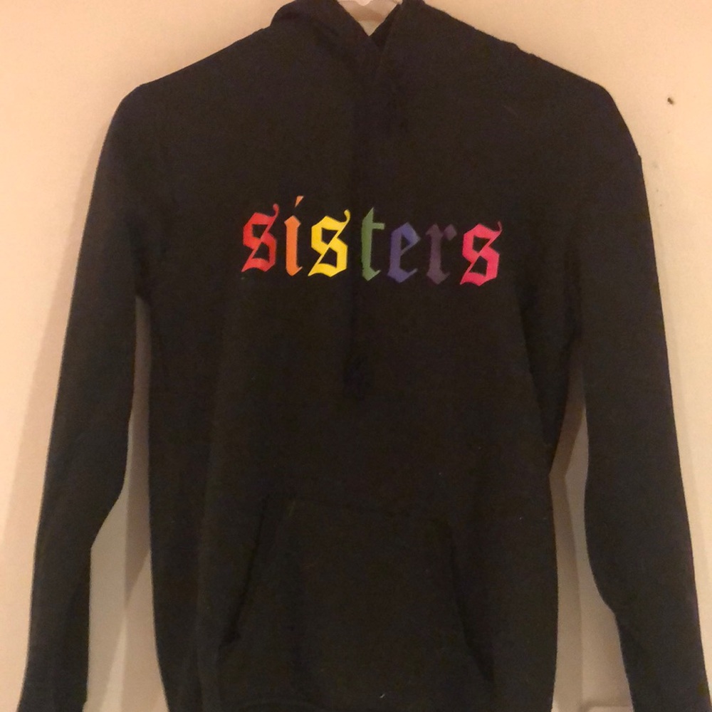 sisters apparel size small